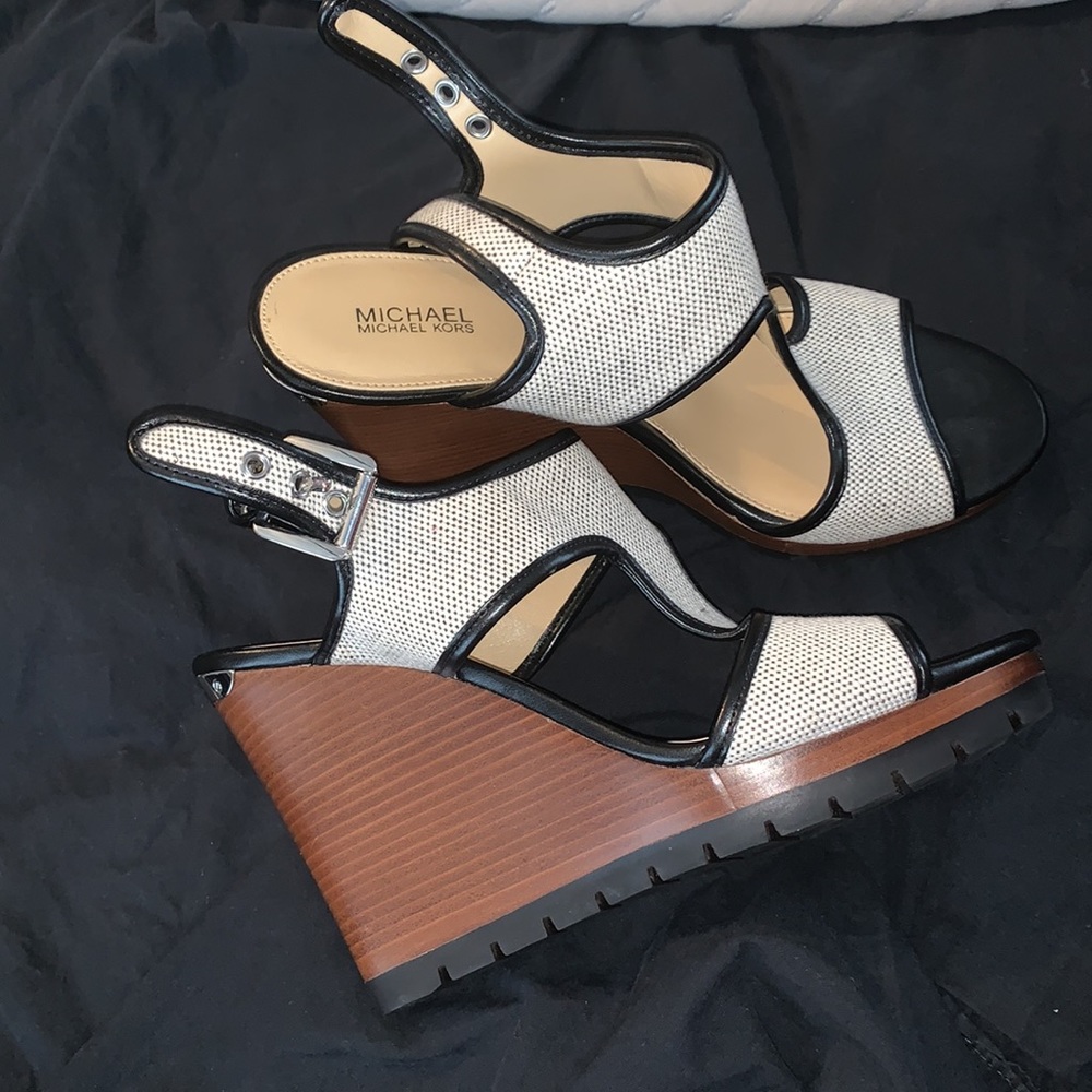 Casual sandals just in time for the summer - Picture 2 of 3